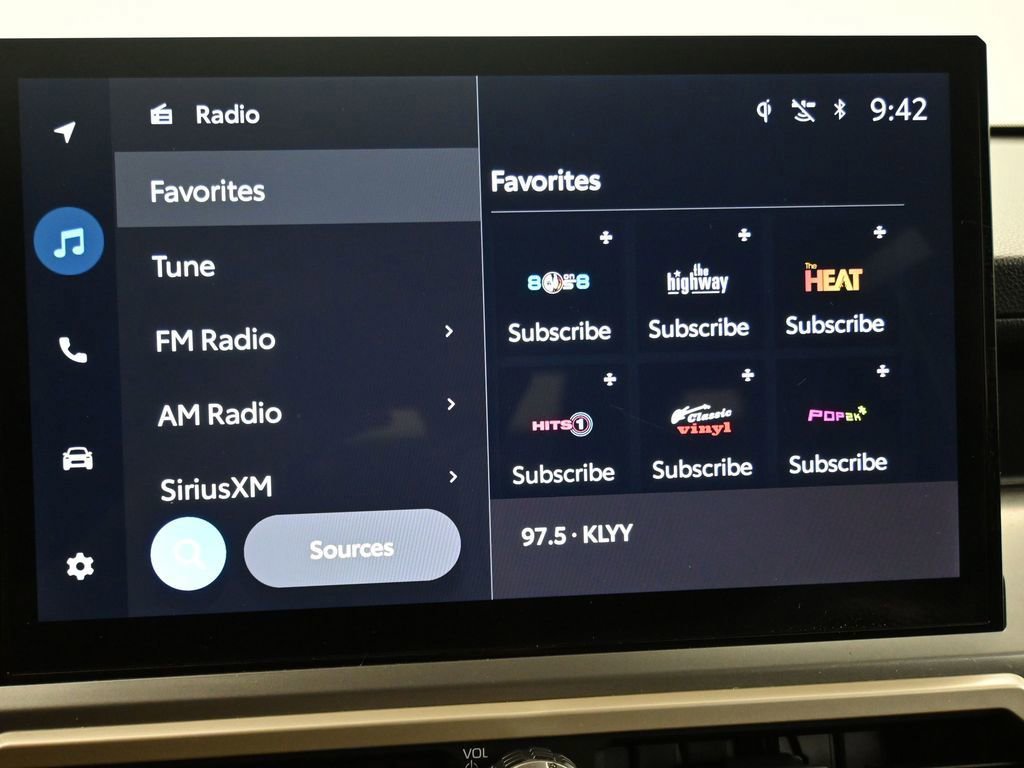 Used 2024 Toyota Tacoma TRD Sport w/ TRD Sport Upgrade Package image 18