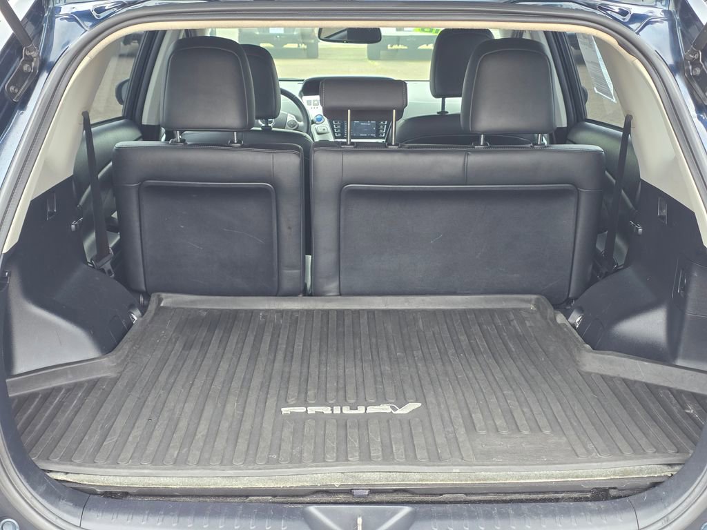 Used 2017 Toyota Prius V Five w/ Carpet Mat Package image 19