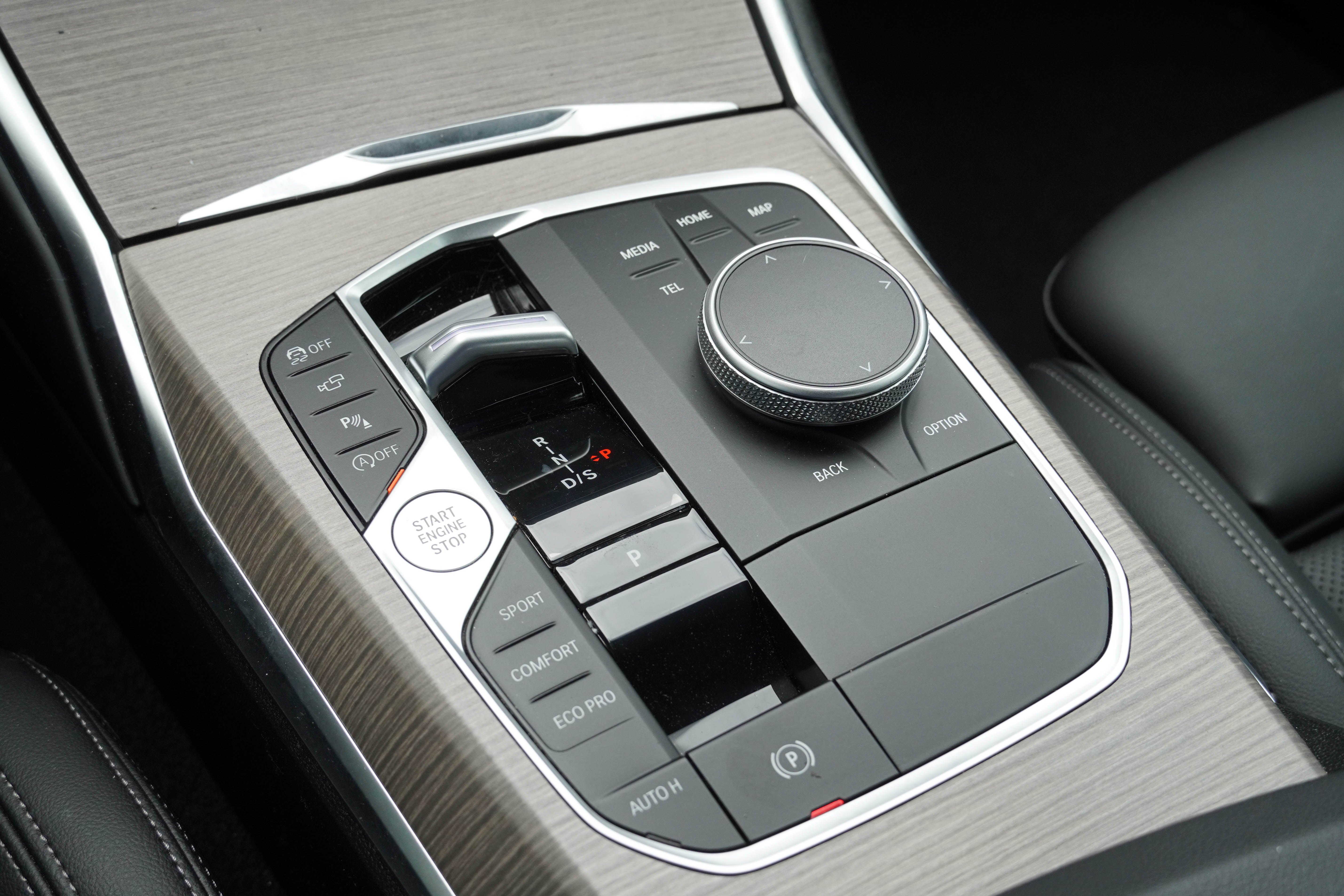 Certified 2025 BMW 330i Sedan RWD image 28