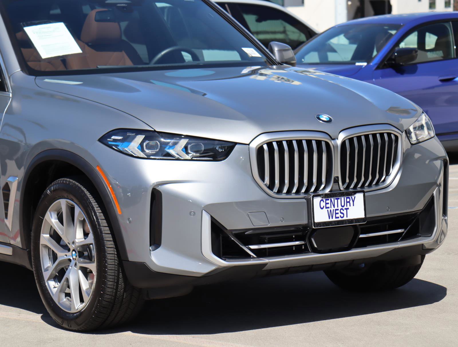 Used 2025 BMW X5 xDrive40i w/ Premium Package image 2