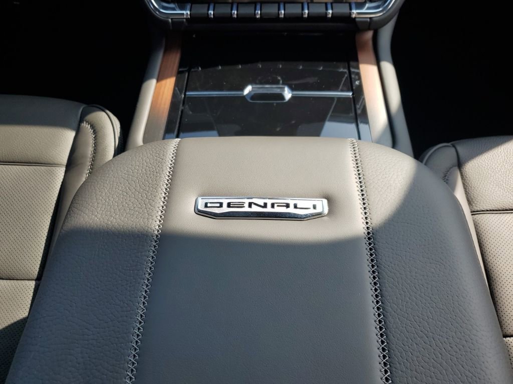 New 2026 GMC Yukon Denali w/ Denali Reserve Package image 25