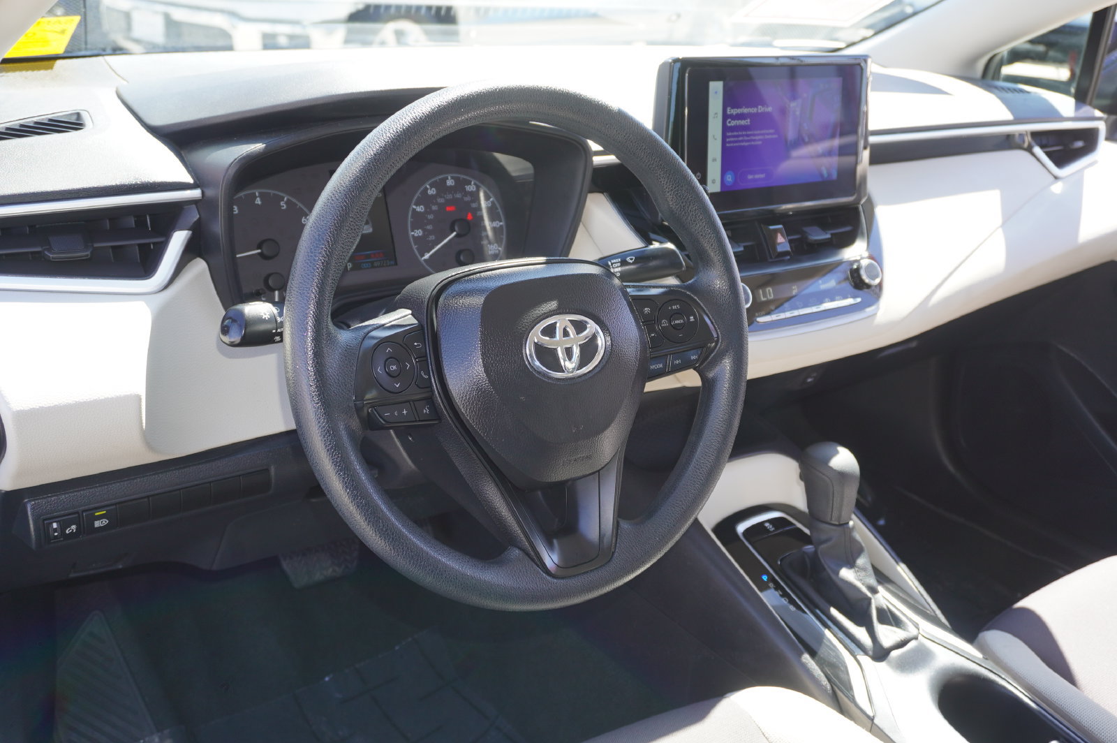 Certified 2025 Toyota Corolla LE FWD image 11