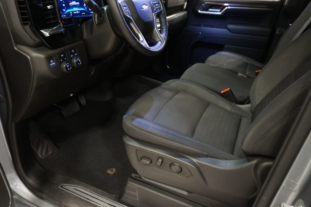 Used 2024 Chevrolet Silverado 1500 LT image 23