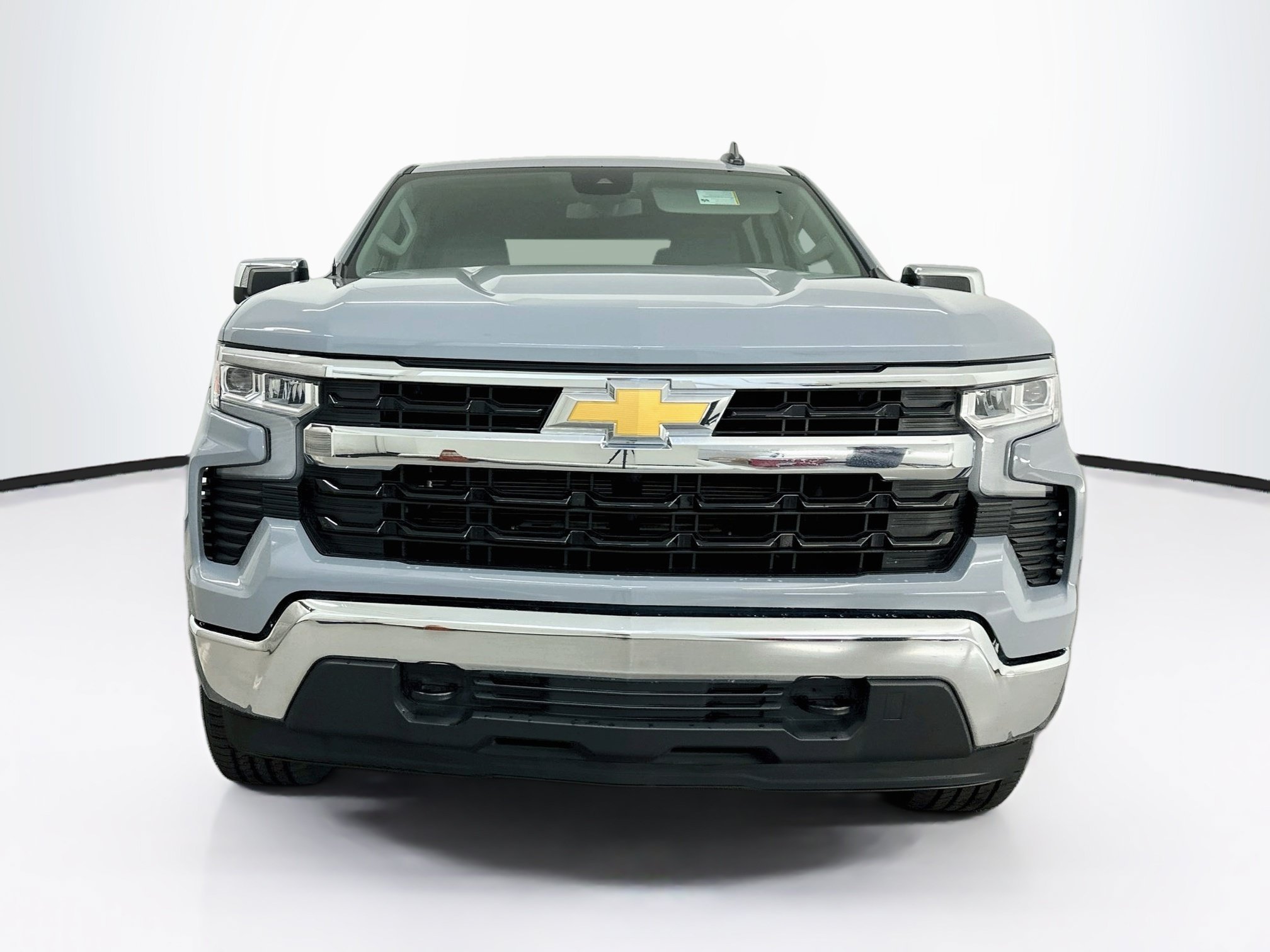 Used 2024 Chevrolet Silverado 1500 LT AWD/4WD image 2