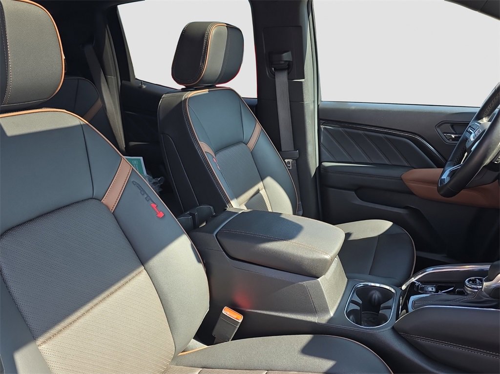 Used 2025 GMC Canyon AT4 w/ Technology Plus Package image 19