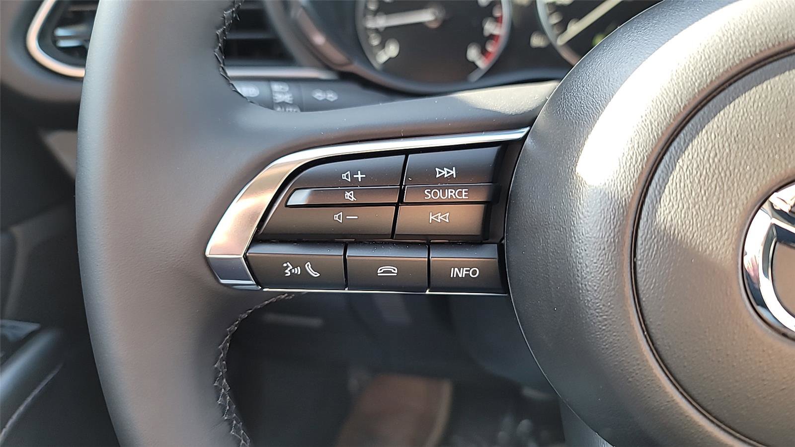 New 2025 MAZDA CX-30 AWD 2.5 S w/ Select Sport Pkg image 24