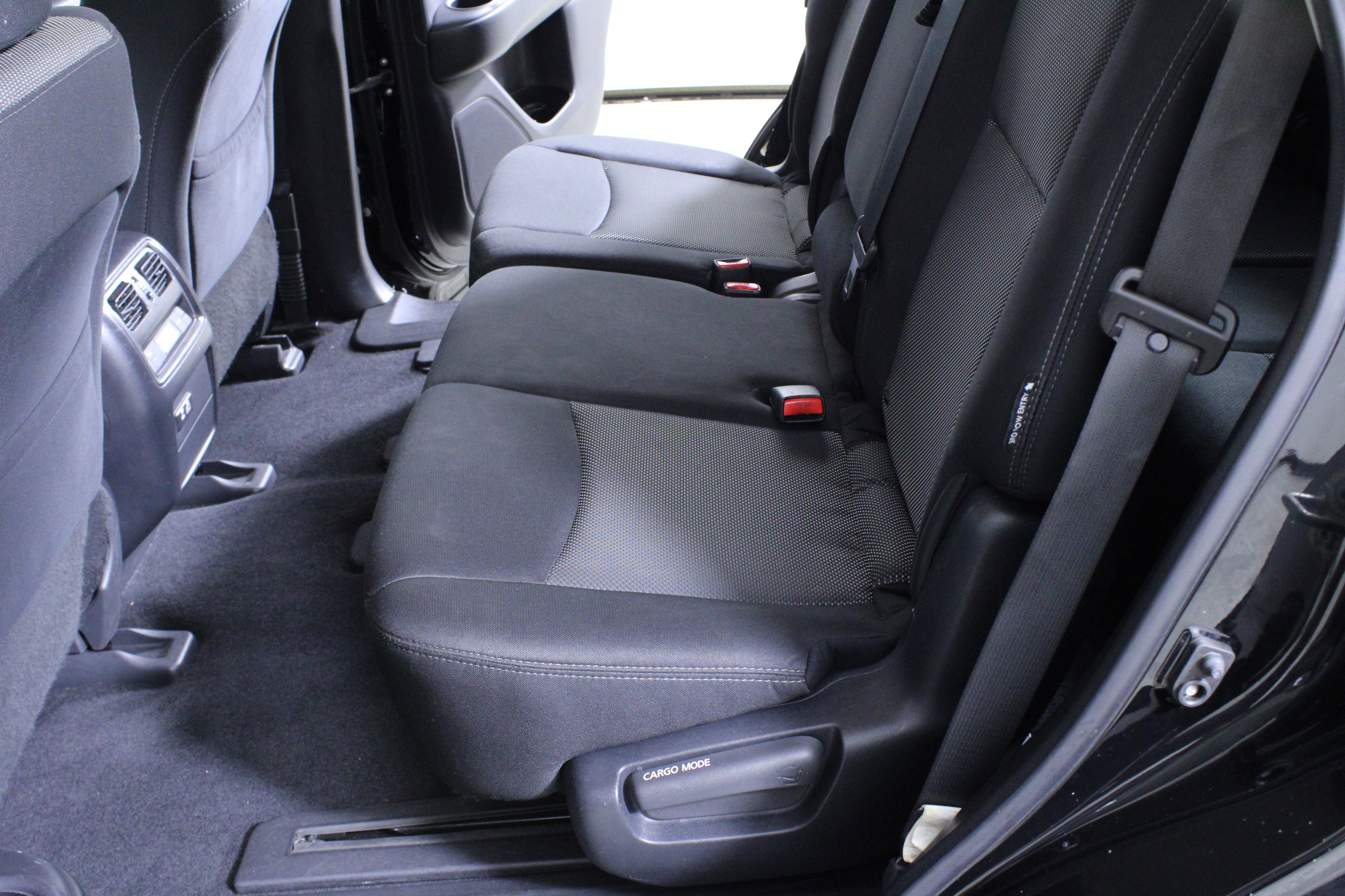 Used 2020 Nissan Pathfinder S image 11