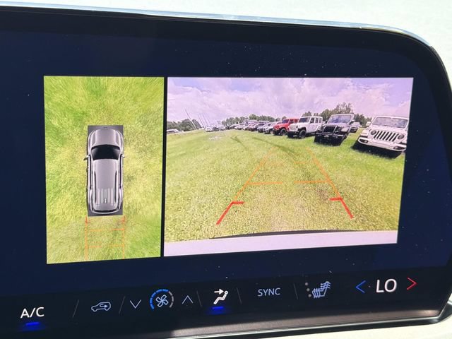 Used 2024 Chevrolet Traverse LS AWD/4WD image 30