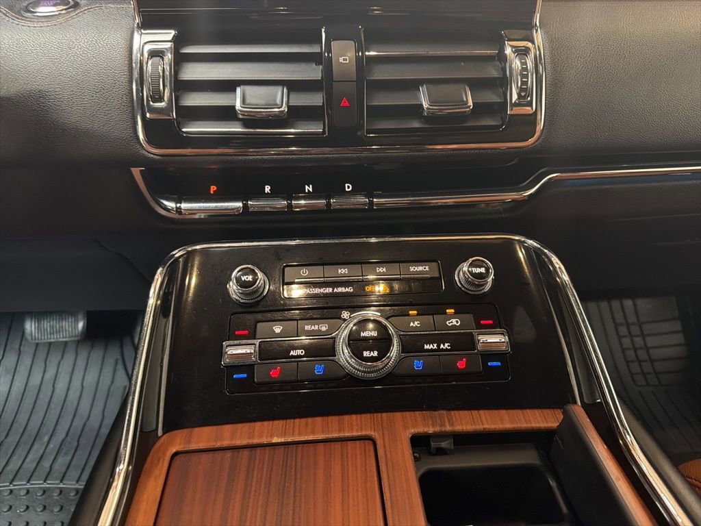 Used 2020 Lincoln Navigator L Reserve w/ Luxury Package image 22