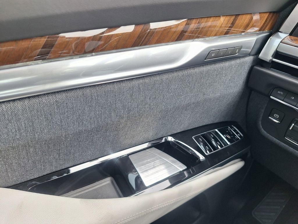 New 2026 Cadillac Escalade Platinum Luxury w/ LPO, Radiant Package image 15