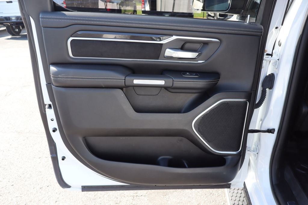 Used 2019 RAM 1500 Laramie w/ Sport Appearance Package AWD/4WD image 32