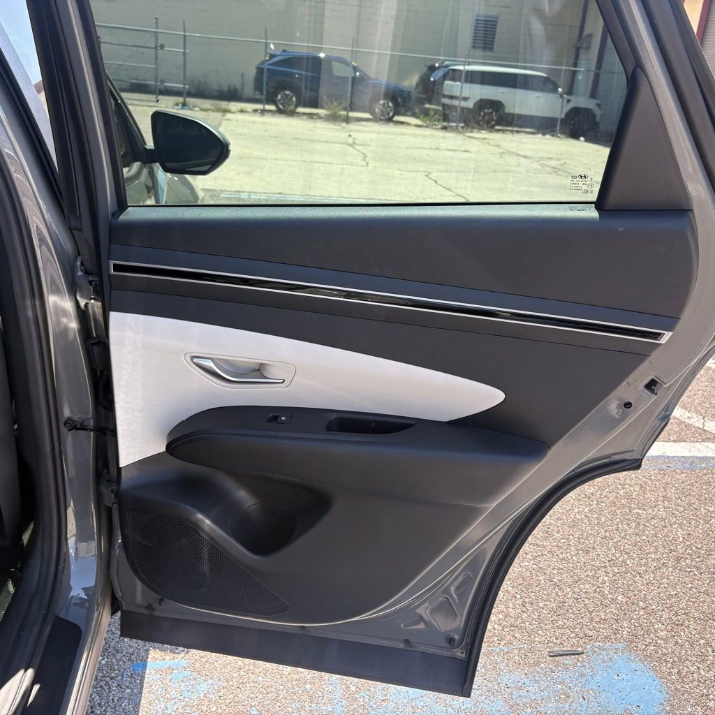 Used 2024 Hyundai Tucson SE image 15