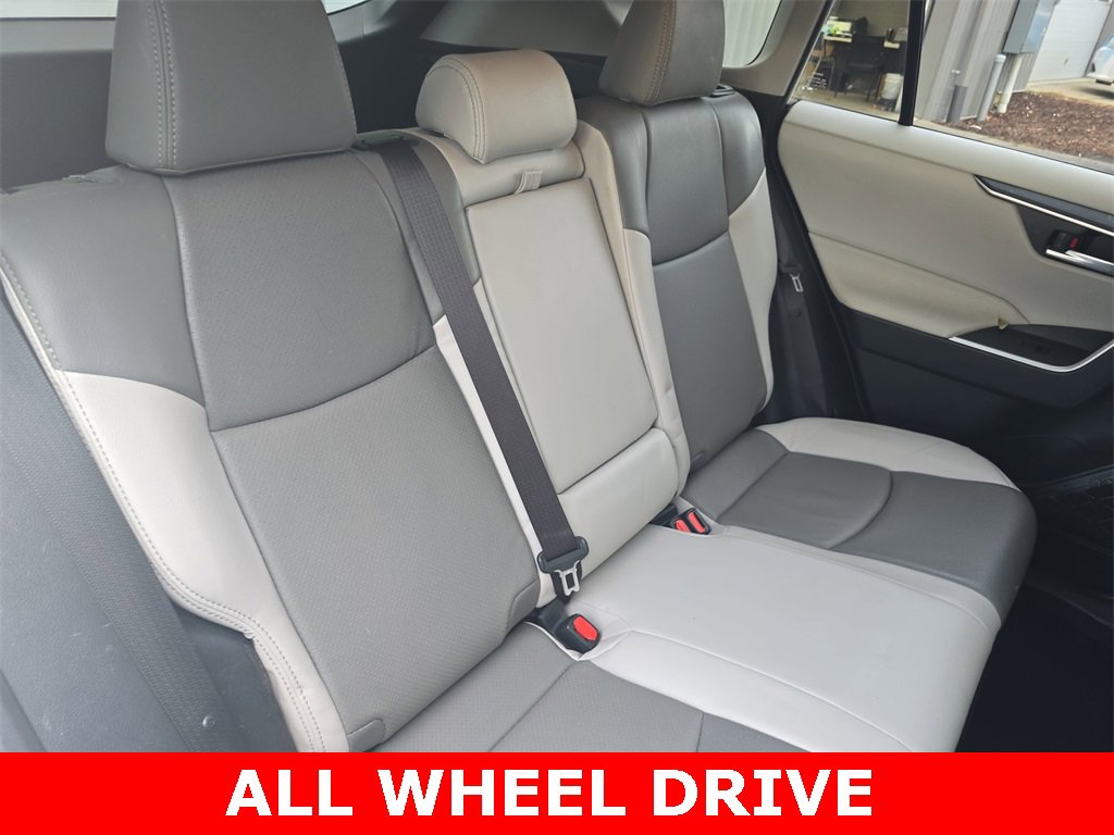 Used 2019 Toyota RAV4 XLE image 11