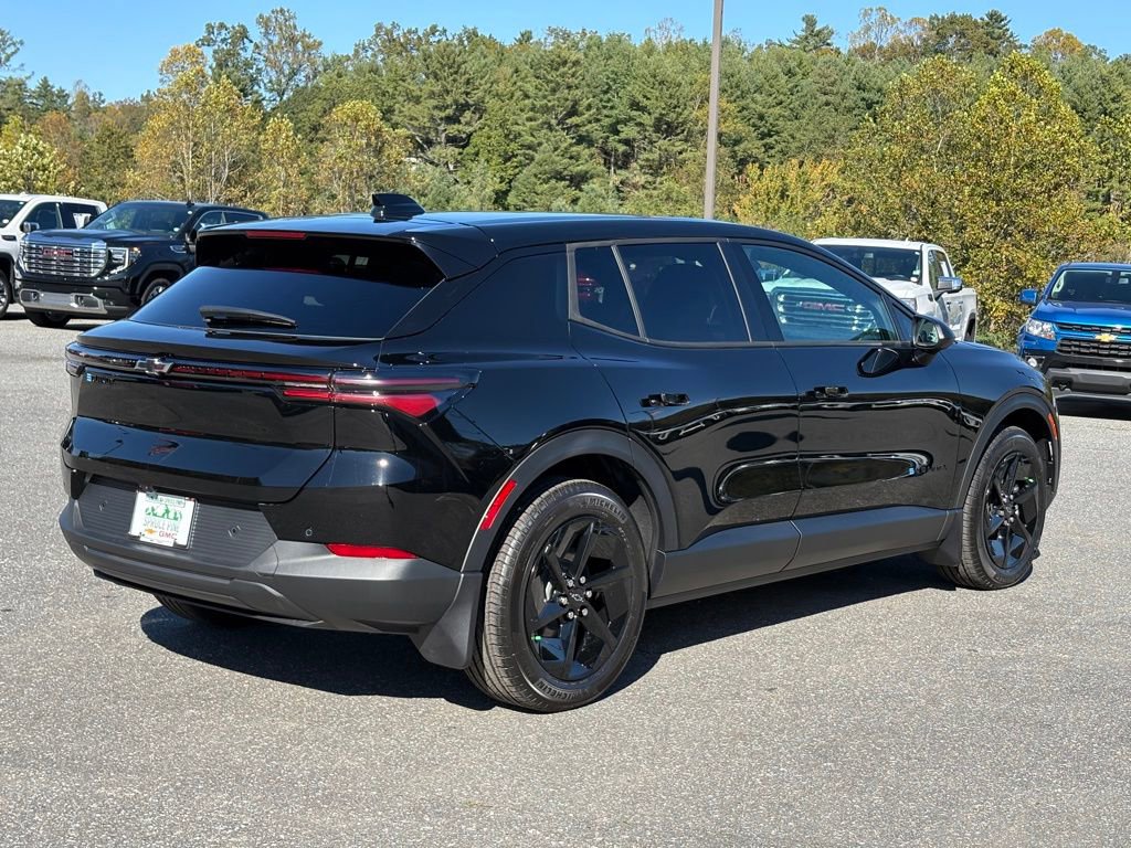 New 2026 Chevrolet Equinox EV LT w/ Midnight Package image 18