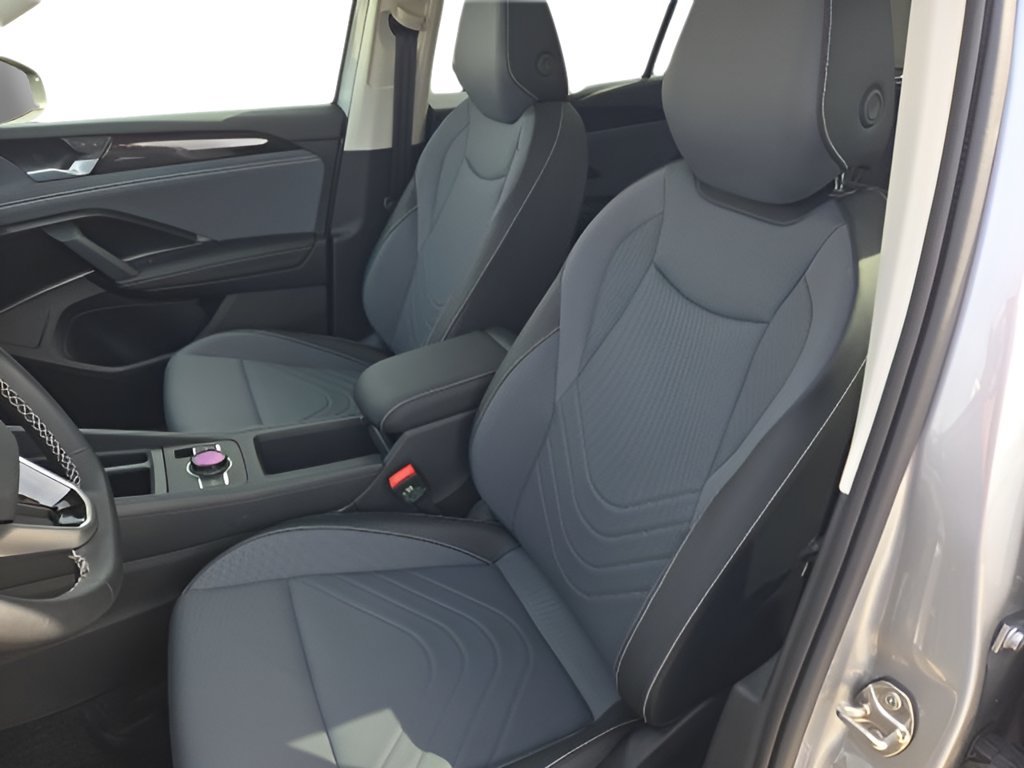 New 2026 Volkswagen Tiguan SE AWD/4WD image 16