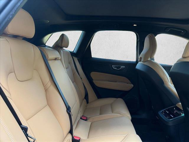 Used 2025 Volvo XC60 B5 Ultra w/ Protection Package Premier AWD/4WD image 27
