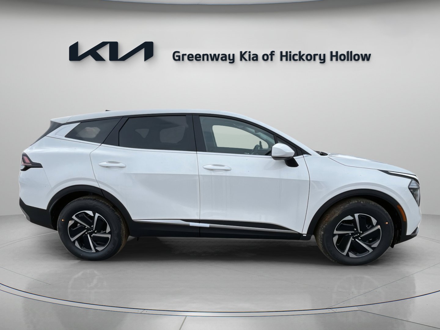 New 2025 Kia Sportage LX image 8