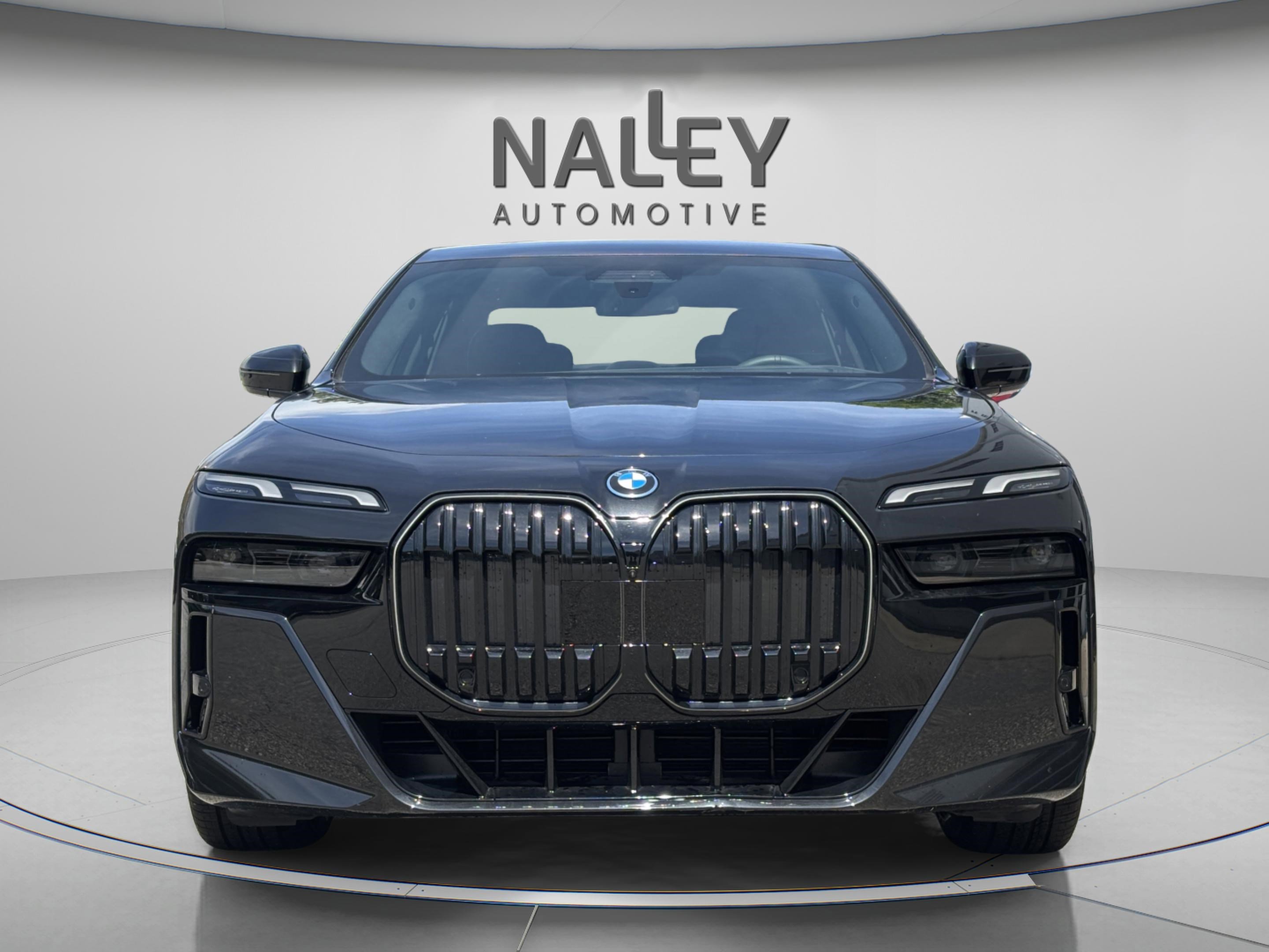 Used 2025 BMW i7 eDrive50 w/ M Sport Package image 6