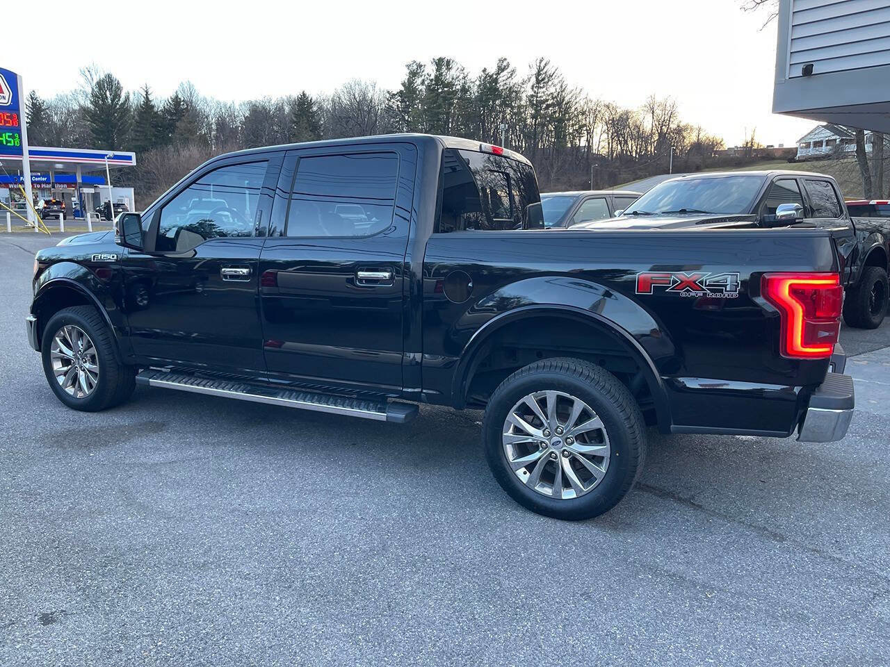 Used 2017 Ford F150 Lariat image 4