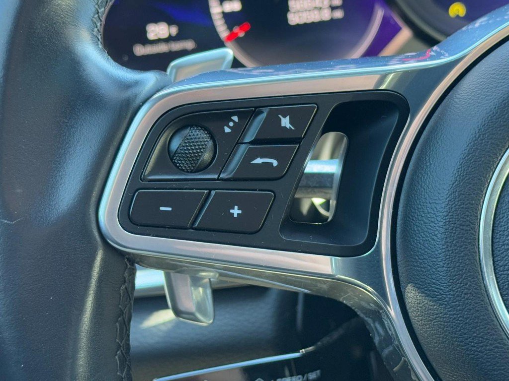 Used 2019 Porsche Panamera 4 image 17