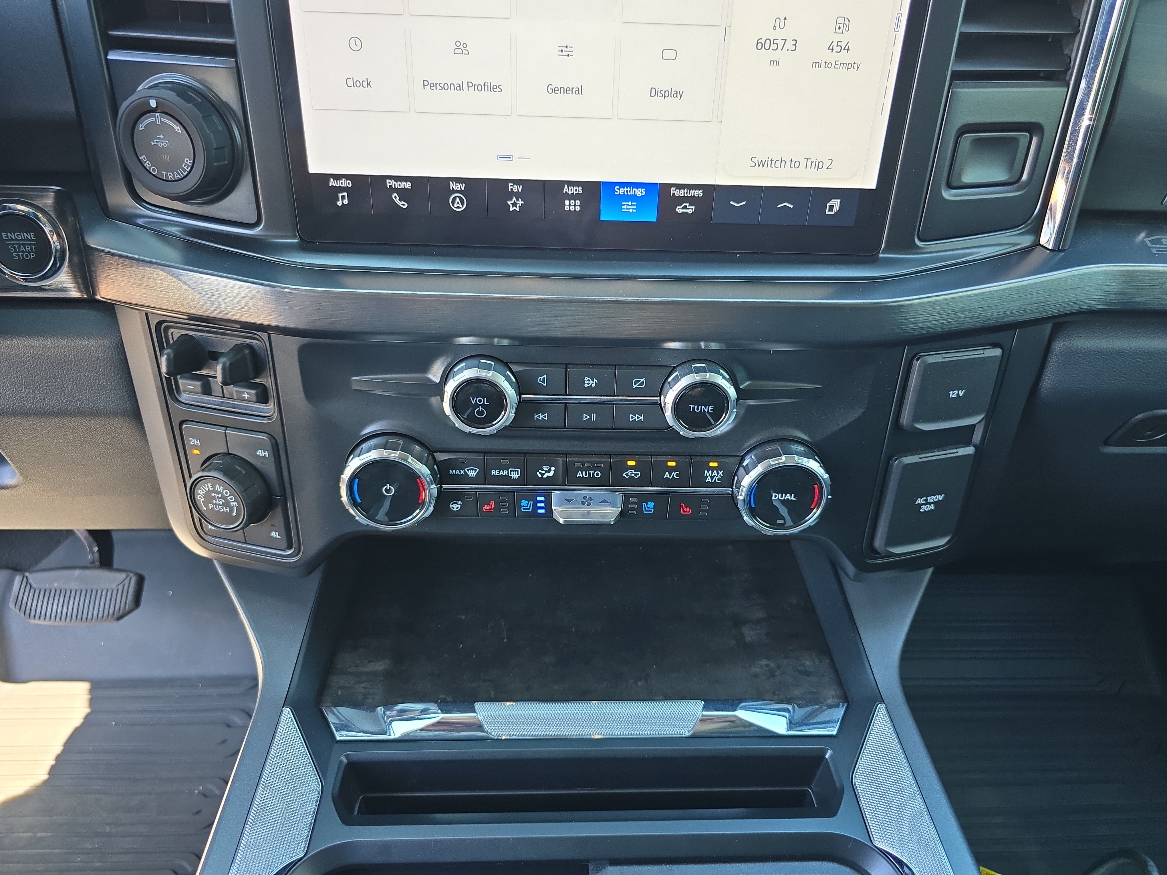 Used 2024 Ford F250 Lariat w/ Lariat Ultimate Package AWD/4WD image 28