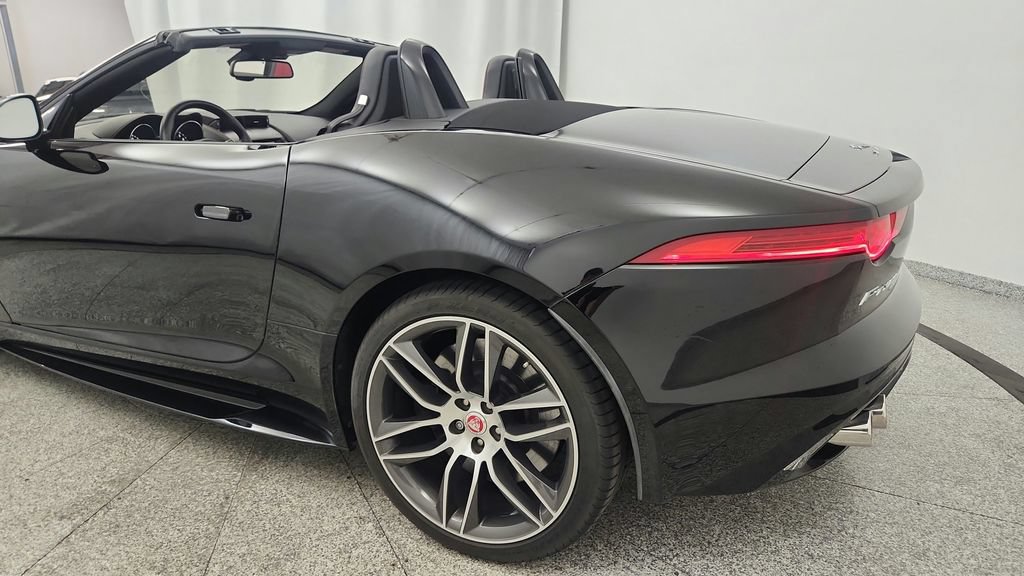Used 2017 Jaguar F-TYPE R AWD/4WD image 17