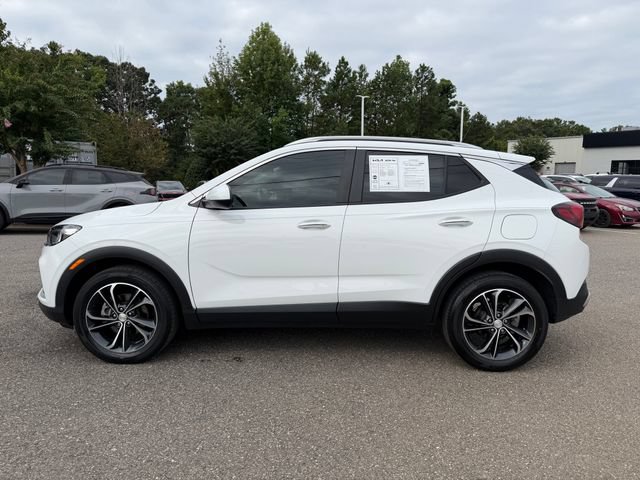Used 2023 Buick Encore GX Select FWD image 2