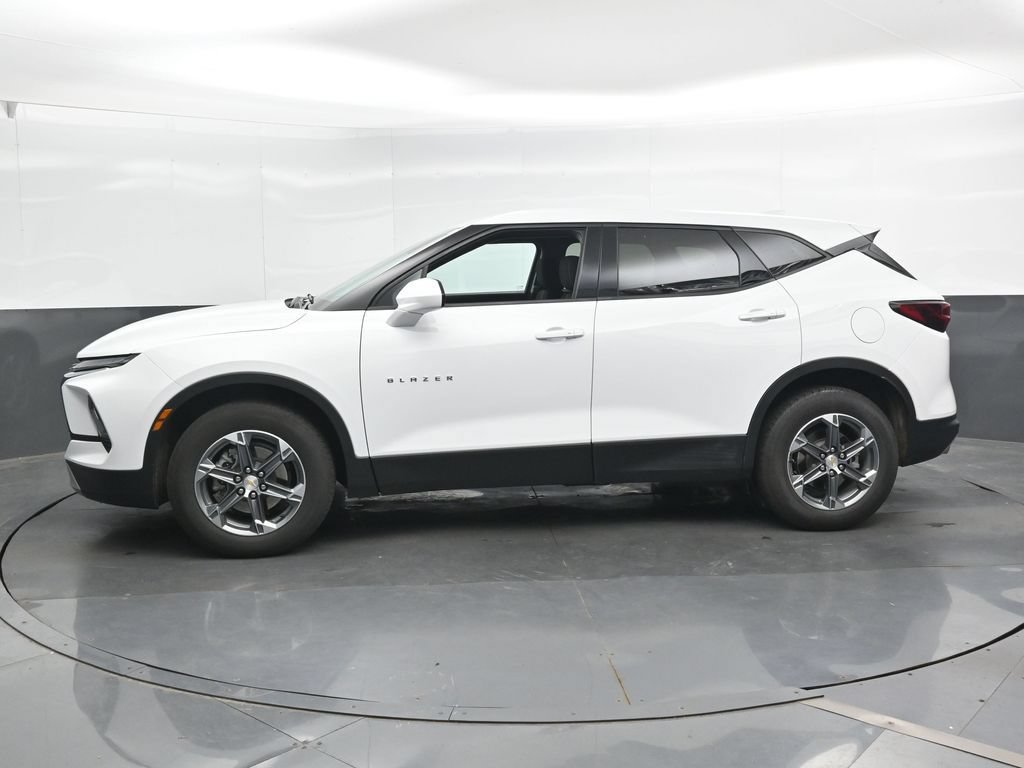 Used 2025 Chevrolet Blazer LT AWD/4WD image 10