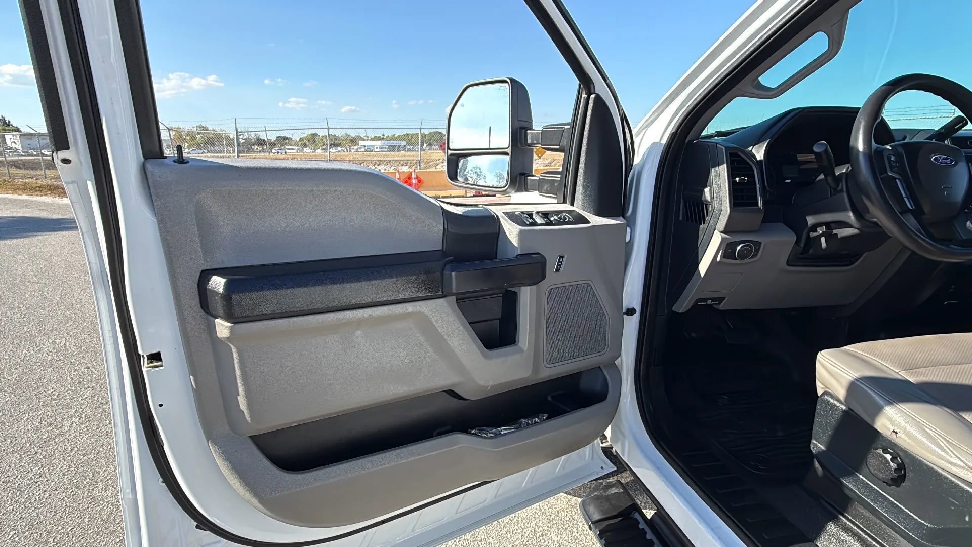 Used 2017 Ford F350 XL w/ Power Equipment Group AWD/4WD image 11