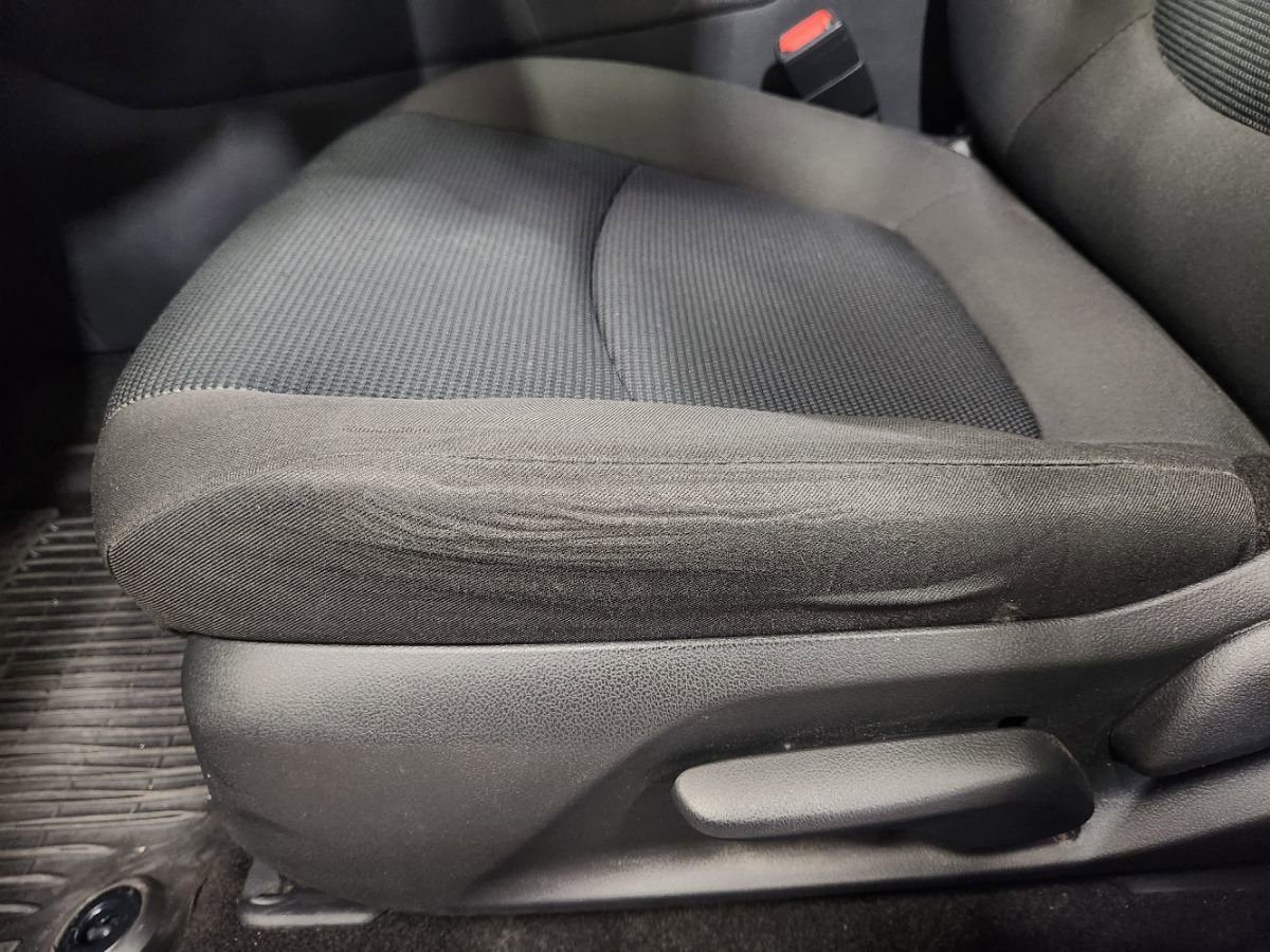 Used 2023 Toyota RAV4 LE FWD image 39