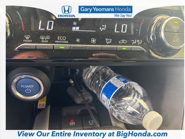 Used 2021 Toyota Venza LE image 9