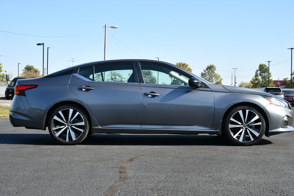 Used 2022 Nissan Altima 2.5 SR FWD image 8