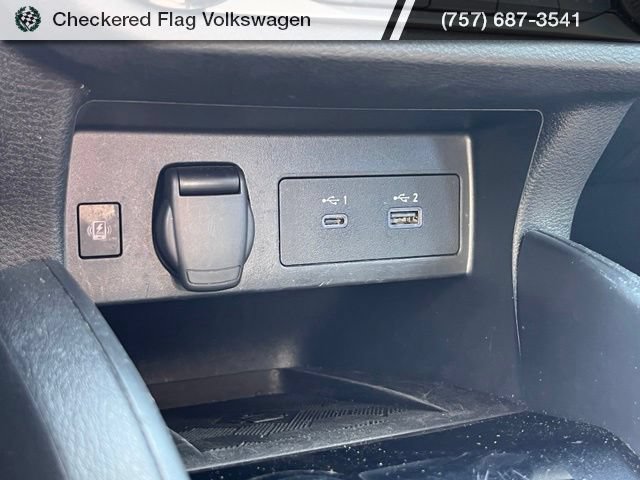 Used 2024 Nissan Versa SR FWD image 39