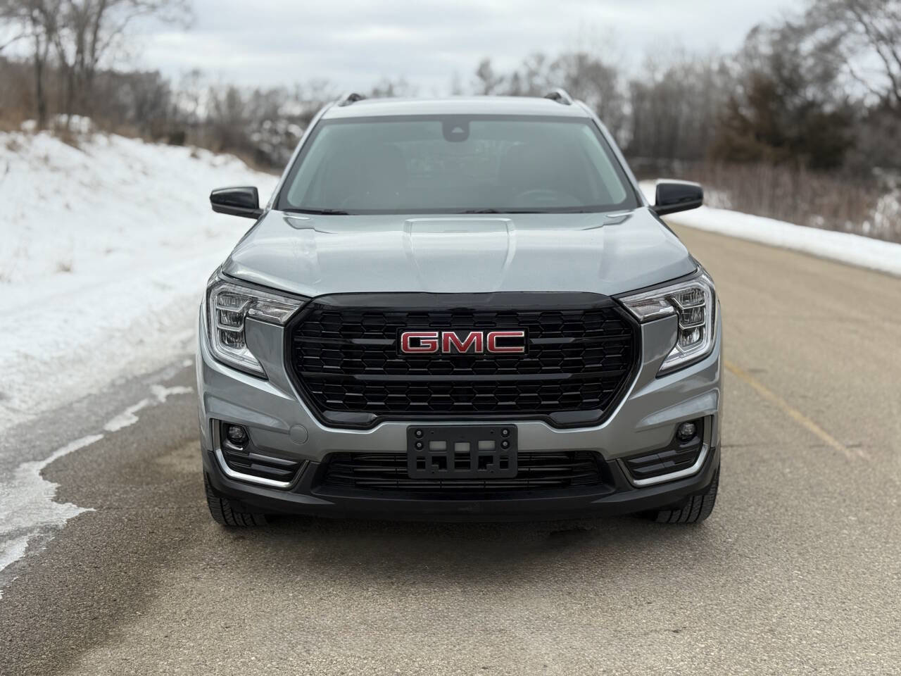 Used 2024 GMC Terrain AT4 AWD/4WD image 3