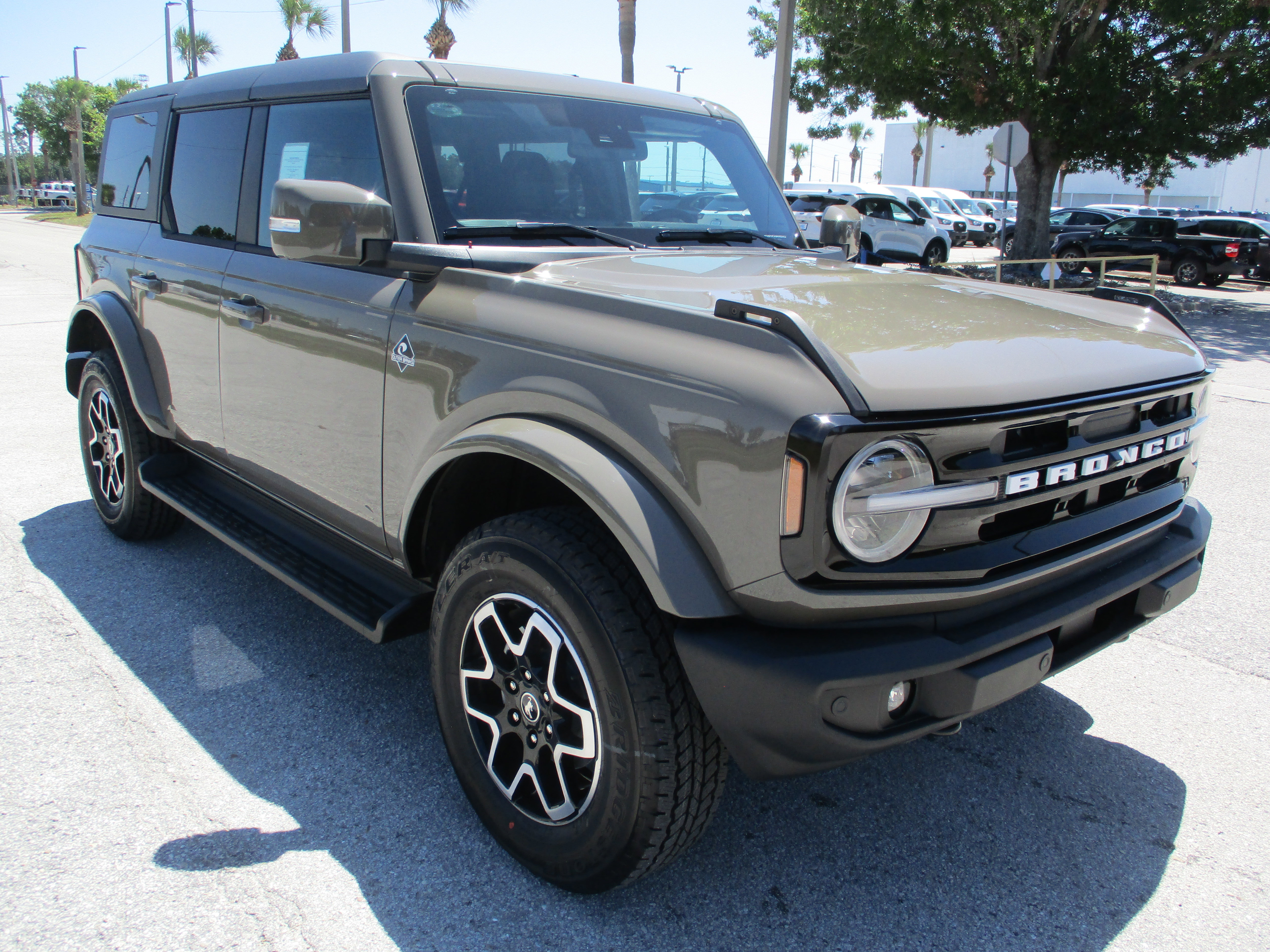 New 2025 Ford Bronco Outer Banks
