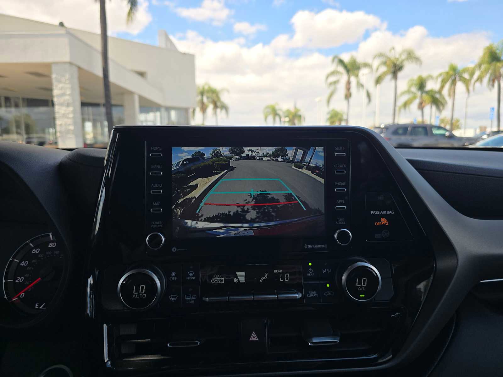 Certified 2021 Toyota Highlander L FWD image 30