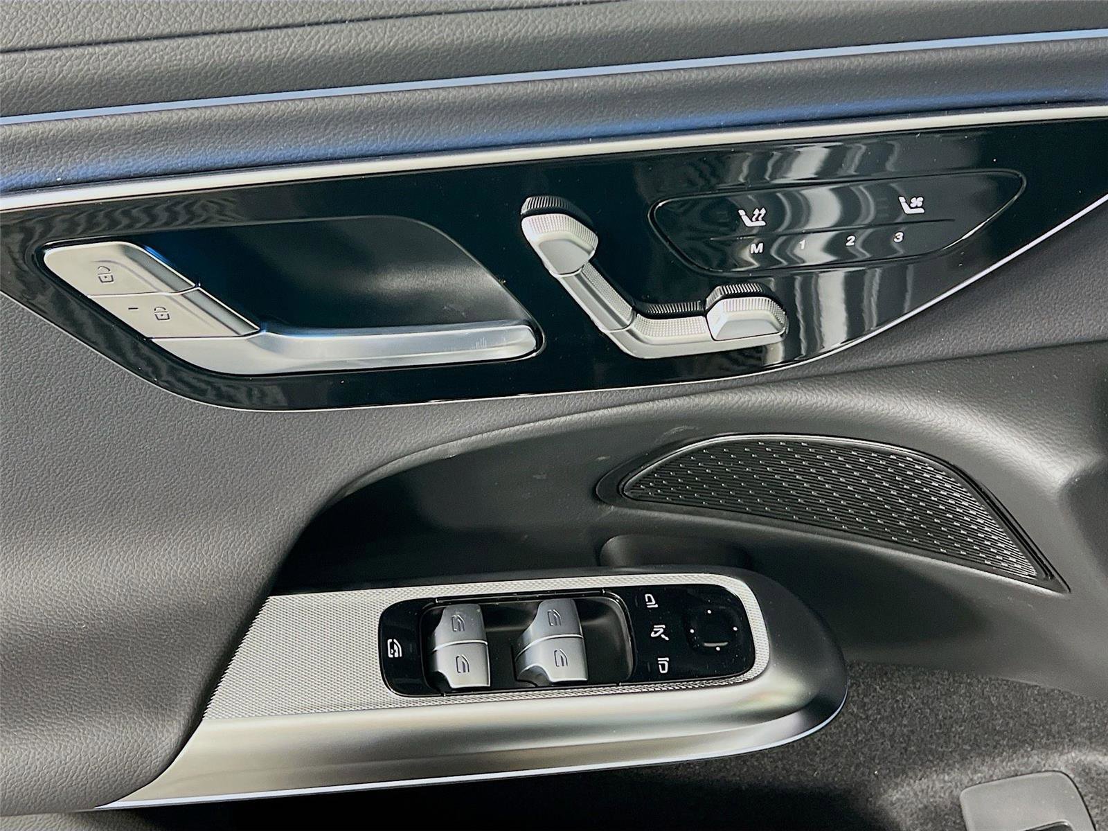 New 2026 Mercedes-Benz E 350 4MATIC Sedan image 19