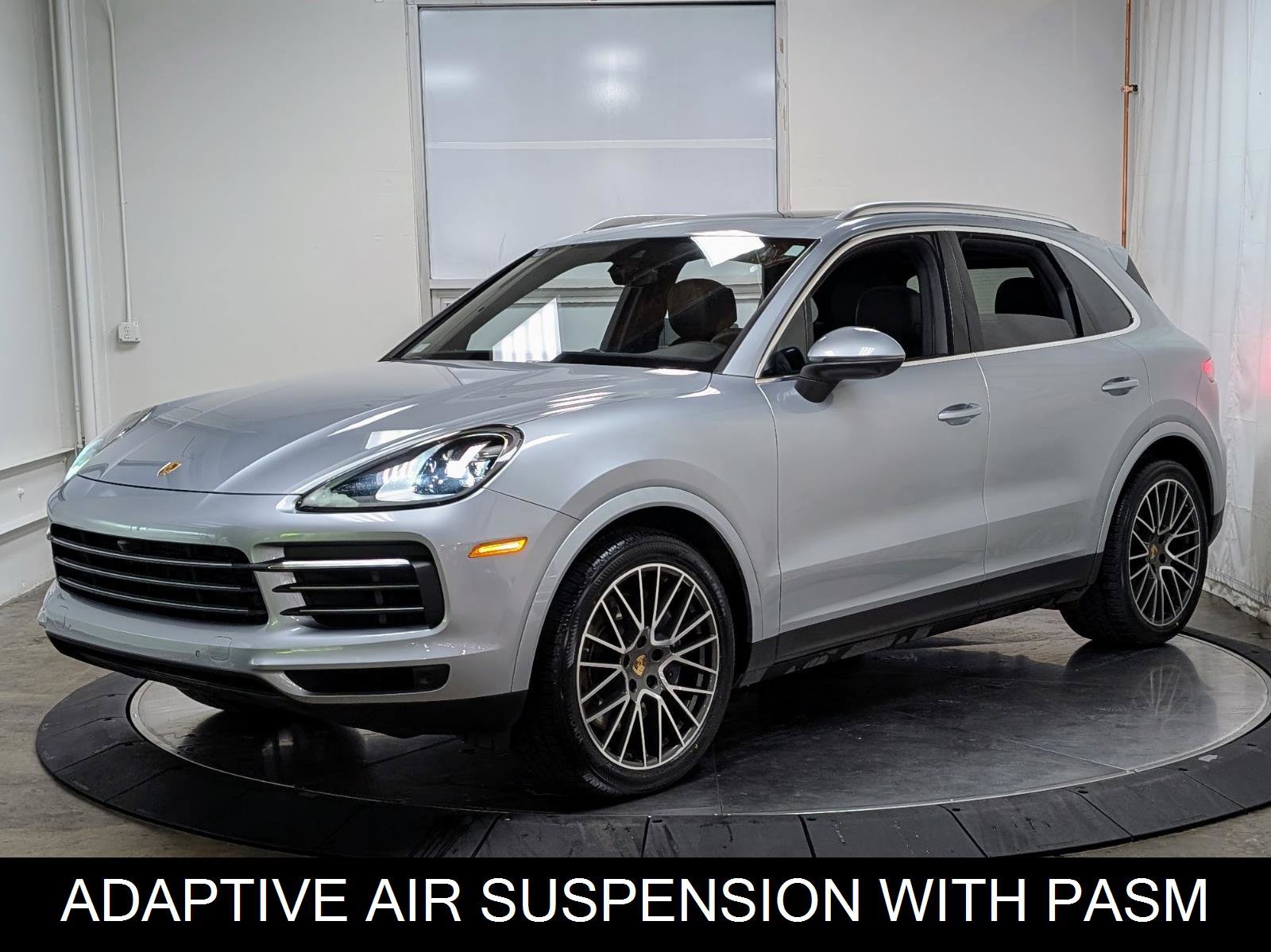 Used 2023 Porsche Cayenne Platinum Edition image 4
