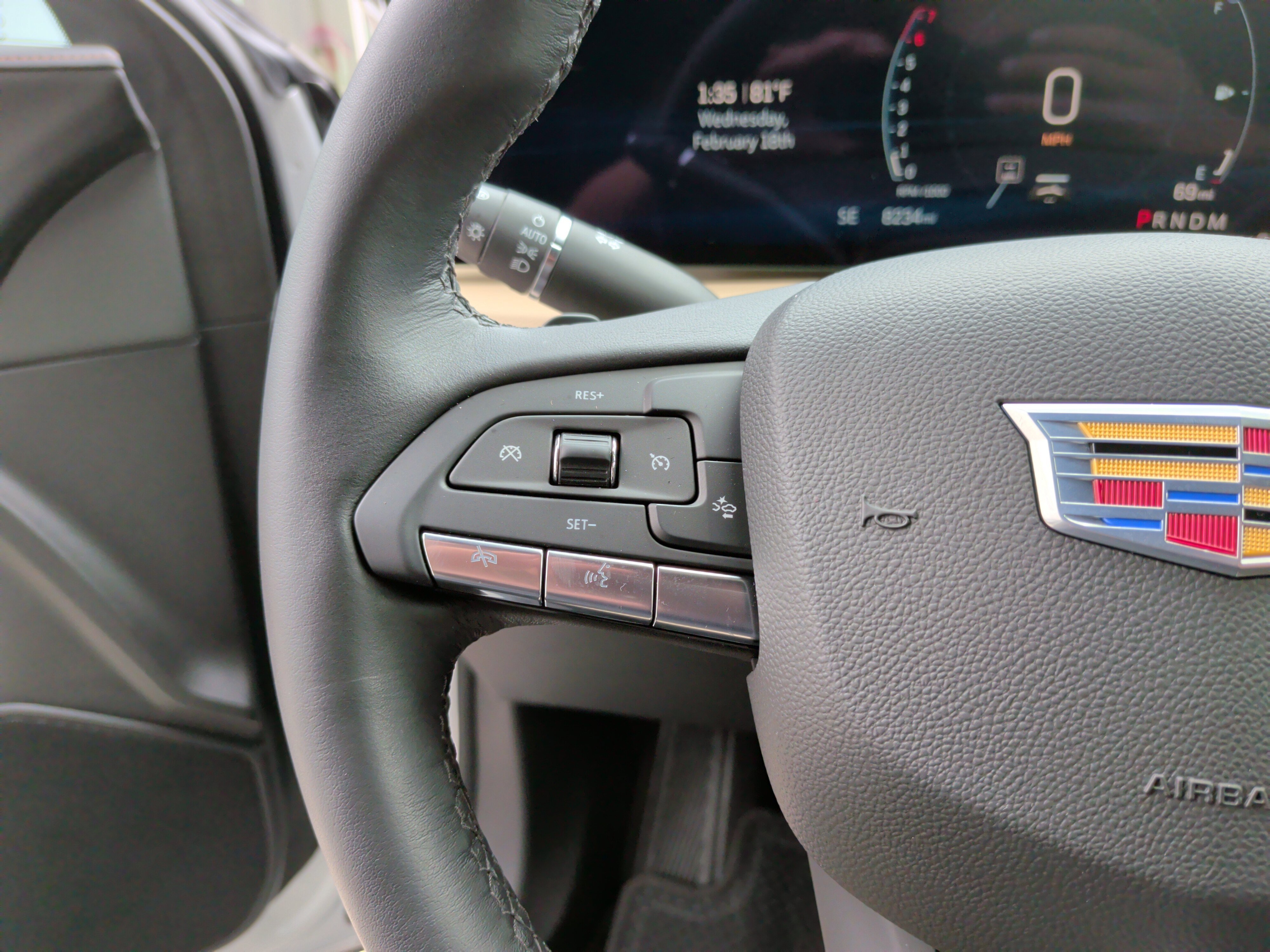 Used 2025 Cadillac XT4 Premium Luxury image 19