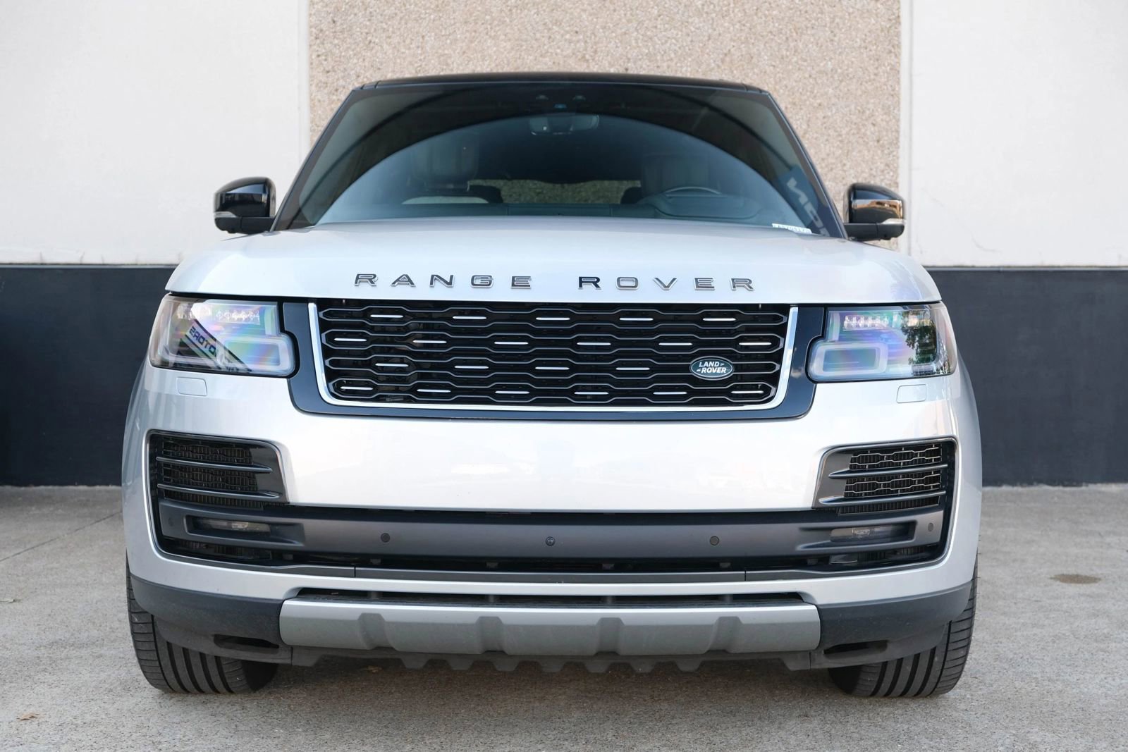 Used 2020 Land Rover Range Rover SV Autobiography Dynamic image 2
