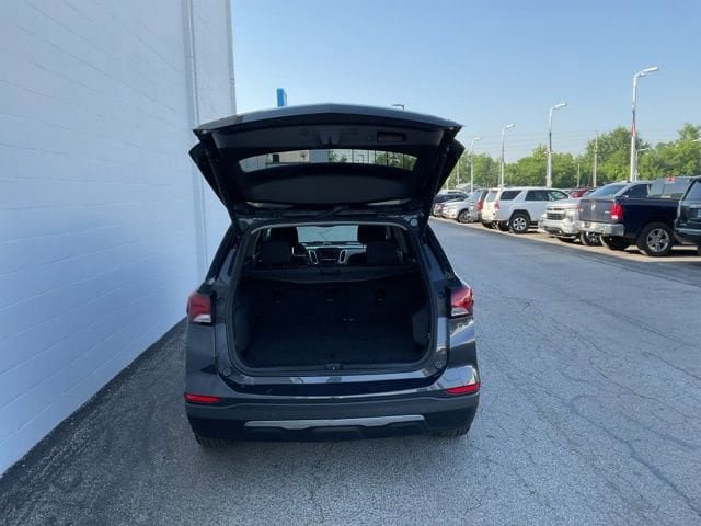Used 2023 Chevrolet Equinox LT w/ Driver Convenience Package AWD/4WD image 10