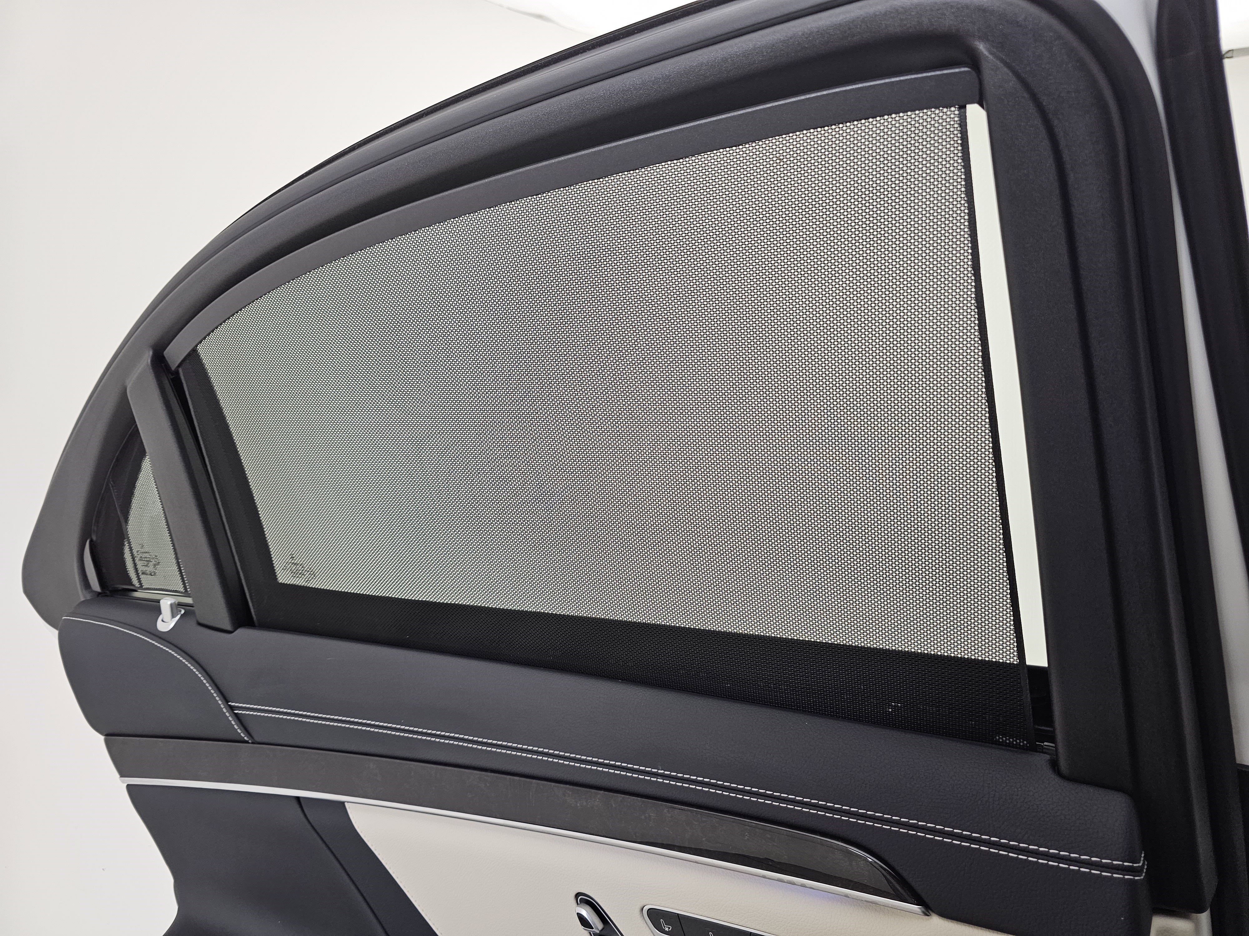 Used 2019 Mercedes-Benz S 560 Sedan image 24