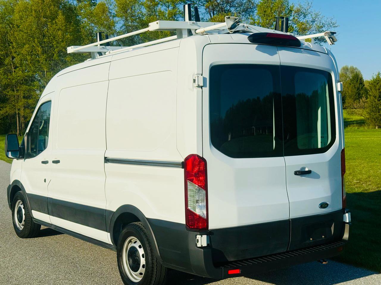 Used 2020 Ford Transit 150 Medium Roof RWD image 4