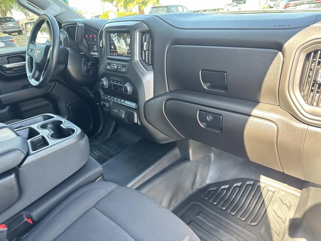 Used 2025 Chevrolet Silverado 1500 W/T w/ WT Value Package AWD/4WD image 27
