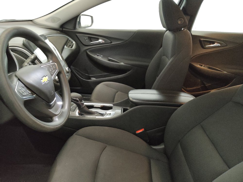 Used 2023 Chevrolet Malibu LT FWD image 17