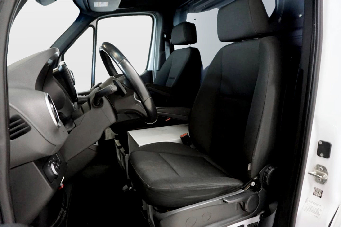 Used 2019 Freightliner Sprinter 170 Cargo RWD image 13