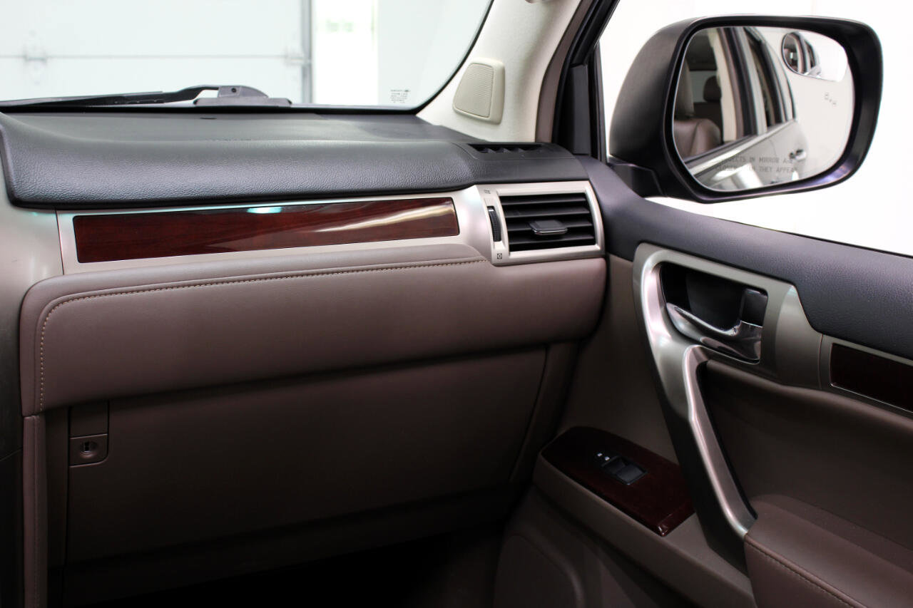 Used 2016 Lexus GX 460 w/ Premium Package image 58