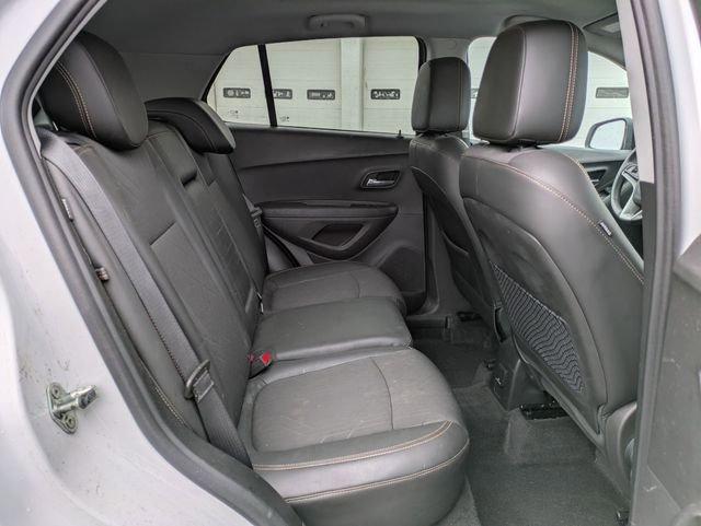 Used 2020 Chevrolet Trax LT w/ Redline Edition image 19