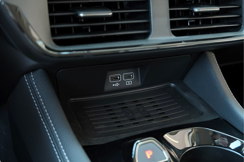 New 2025 VinFast VF 8 Eco AWD/4WD image 21