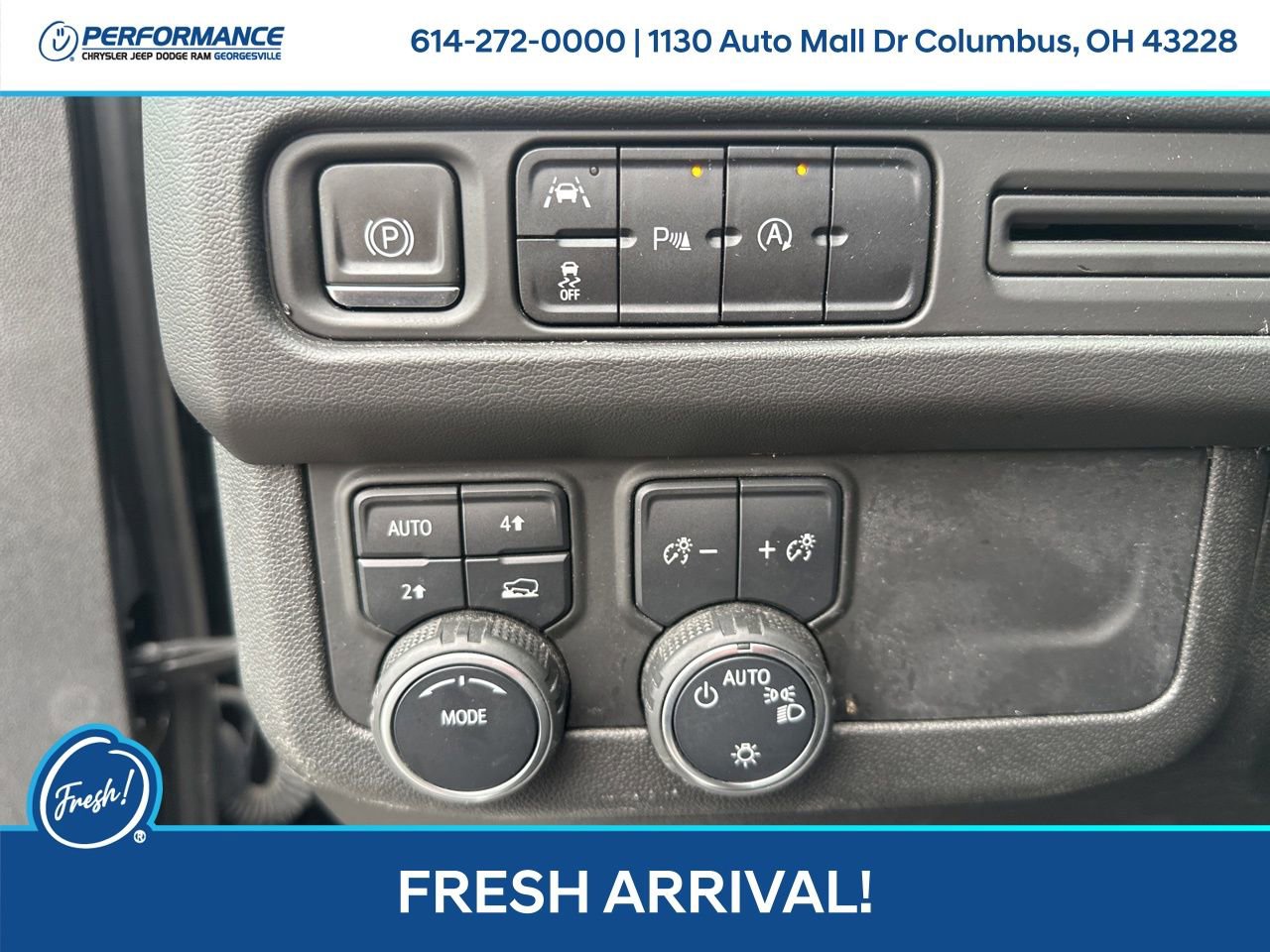 Used 2023 Chevrolet Suburban LT image 15